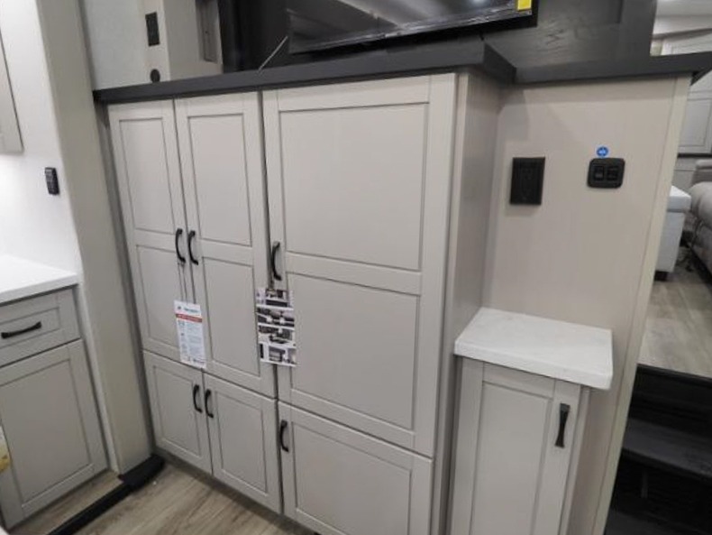 2026 Jayco North Point 382FLRB, $ 168,047