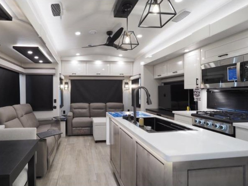 2026 Jayco Pinnacle 32RLTS, $ 94,999