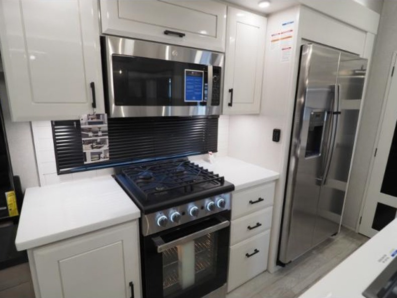 2026 Jayco Pinnacle 32RLTS, $ 94,999