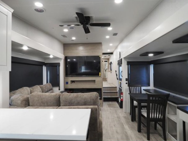 2026 Jayco Eagle 365UKTS, $ 104,530