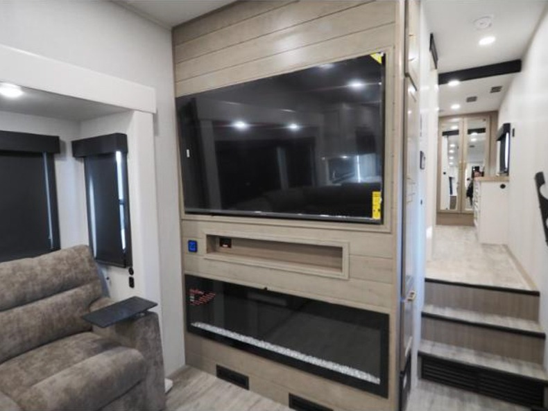 2026 Jayco Eagle 365UKTS, $ 104,530