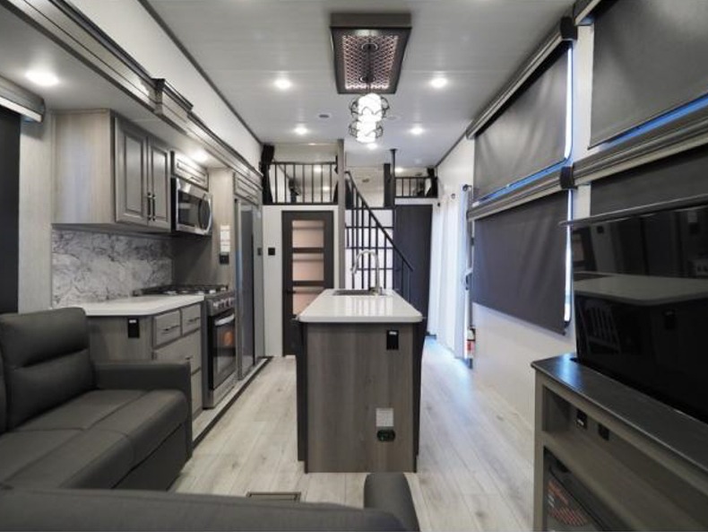 2025 Keystone Retreat 391HBDL, $ 104,994