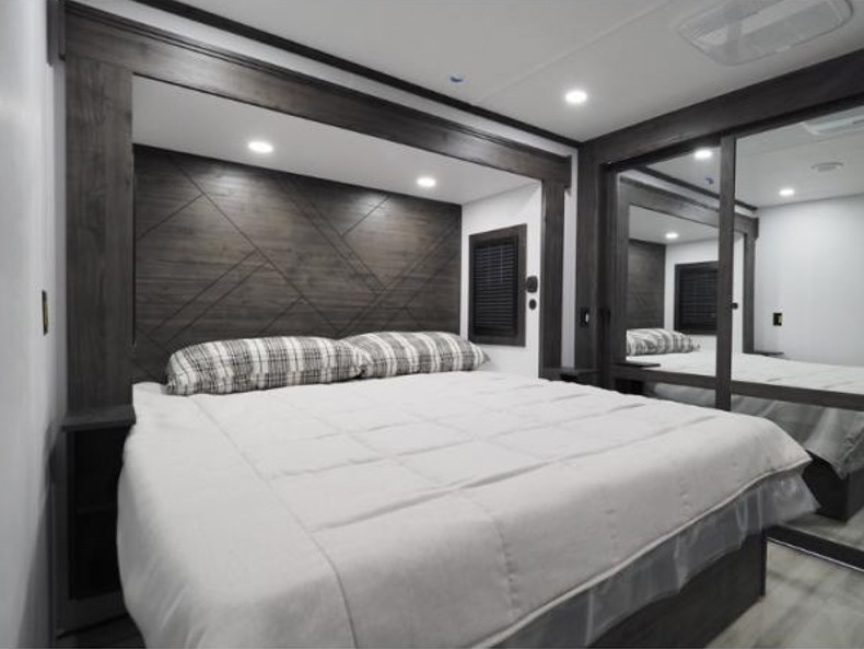 2025 Keystone Fuzion 419, $ 119,999