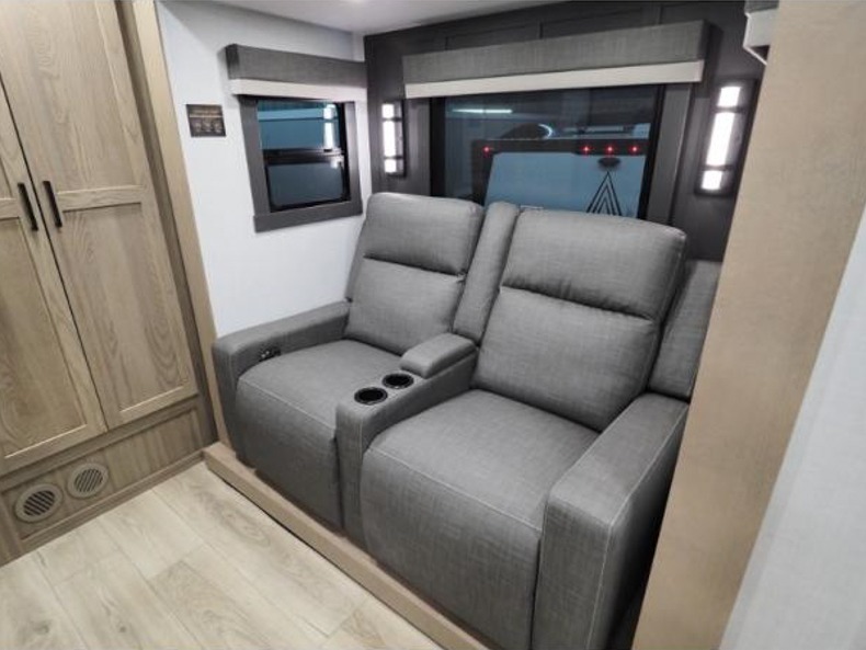 2026 Forest River Rockwood Signature Fifth Wheel 2, $ 77,576