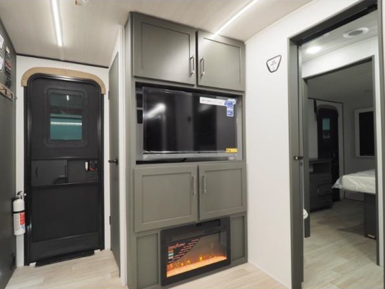2026 Keystone Bullet Premium 265FKS, $ 66,181