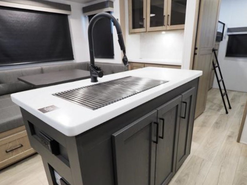 2026 Forest River Rockwood Signature Travel Traile, $ 79,056