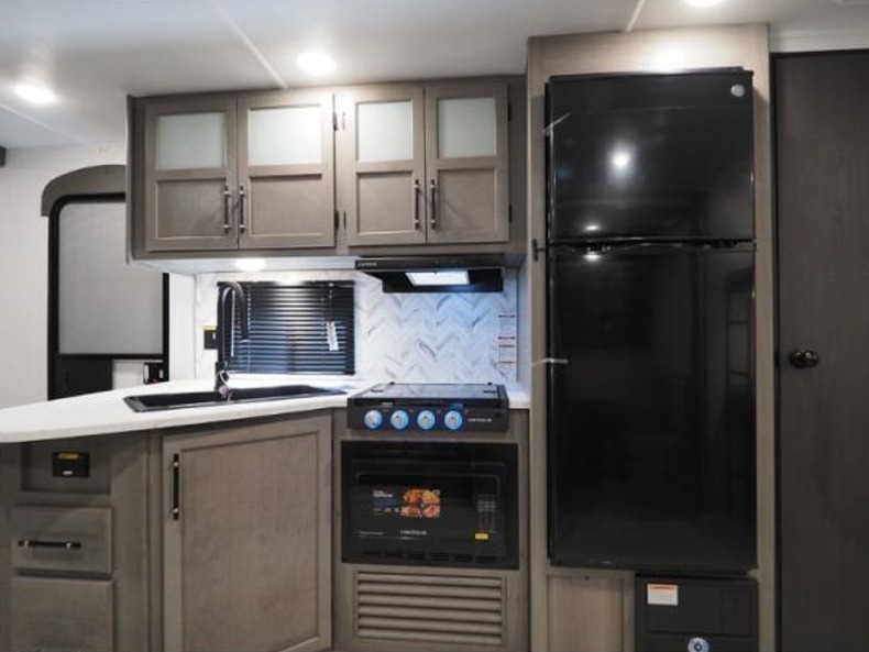 2025 Keystone Hideout Sport (Double Axle - East) 2, $ 23,999