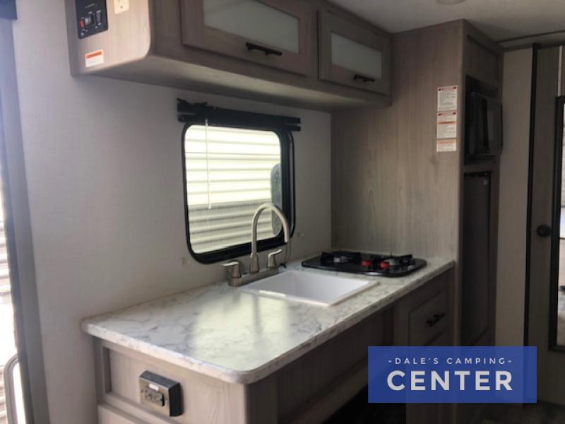 2023 Dutchmen Coleman 17B, $ 9,999