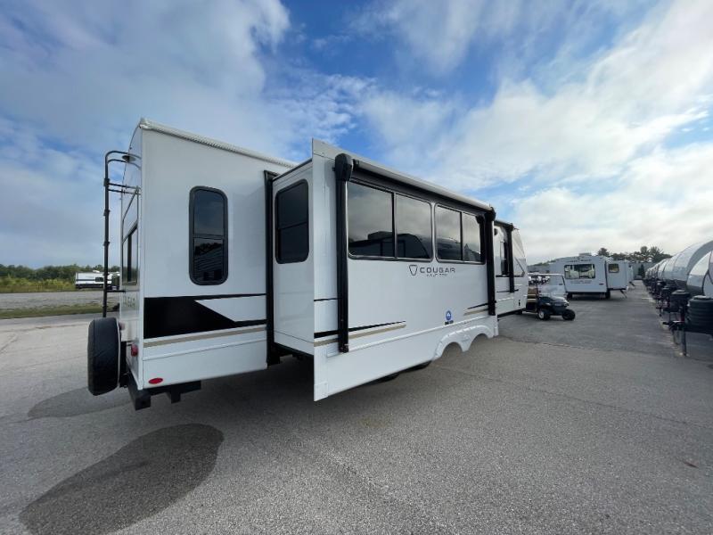 2026 Keystone Cougar Half-Ton (Travel Trailer) 29R, $ 62,717