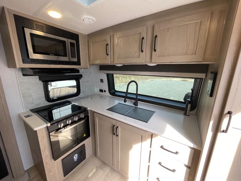 2025 Forest River Flagstaff Super Lite 26SFK, $ 58,835