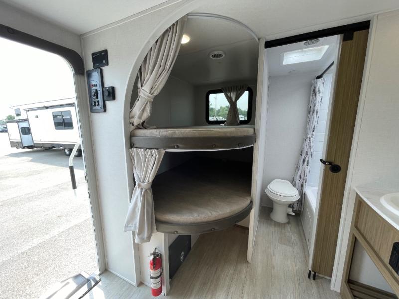 2025 Forest River Wildwood X-Lite 26ICE, $ 48,191