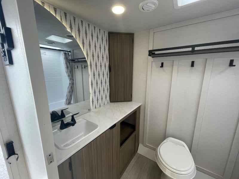 2025 Forest River Wildwood X-Lite 25ICE, $ 47,828