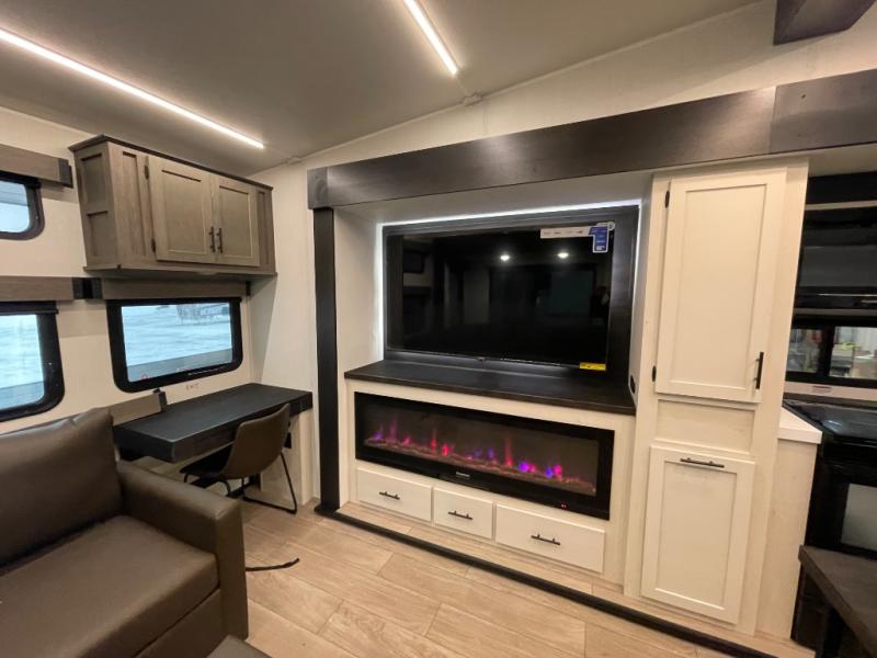 2026 Forest River Cherokee Arctic Wolf 38LEAH.G, $ 112,799