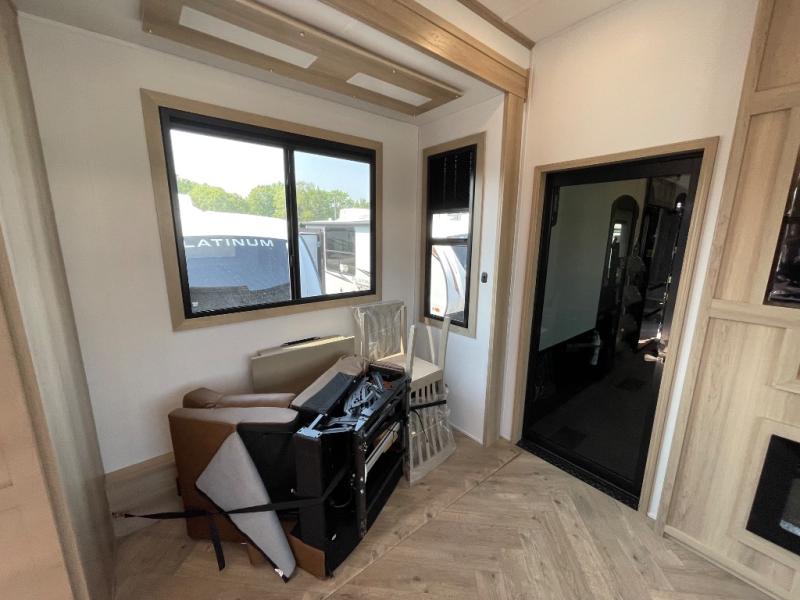 2025 Keystone Raptor 441, $ 119,990
