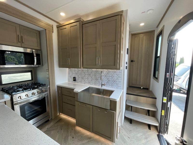 2025 Keystone Raptor 441, $ 119,990
