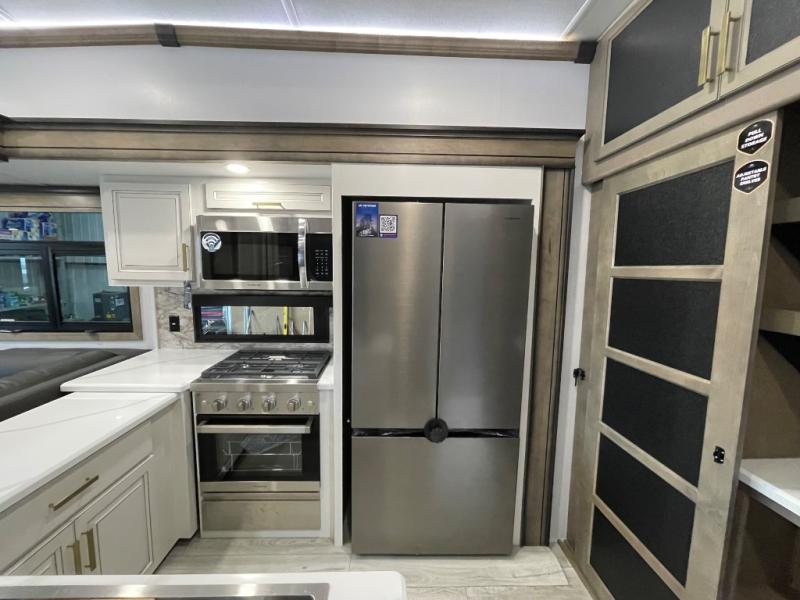 2025 Keystone Montana 3532SP, $ 84,995