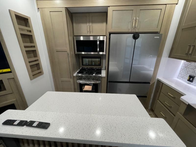 2025 Keystone Raptor 415, $ 112,990