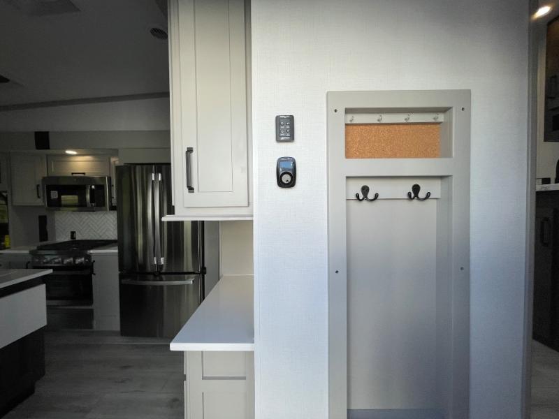 2026 Keystone Montana High Country 295RL, $ 92,806