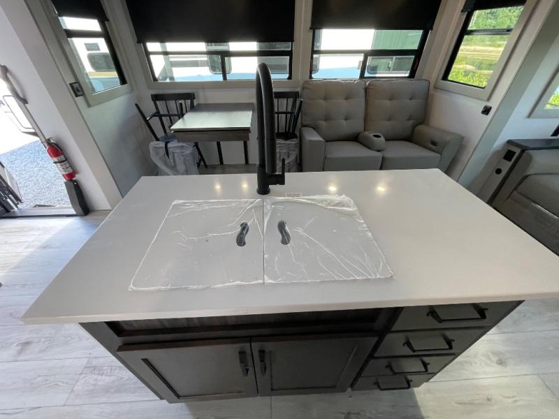 2026 Keystone Montana High Country 295RL, $ 92,806