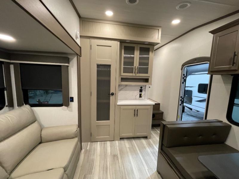 2026 Keystone Cougar Half-Ton (Fifth Wheel) 23MLE, $ 61,718
