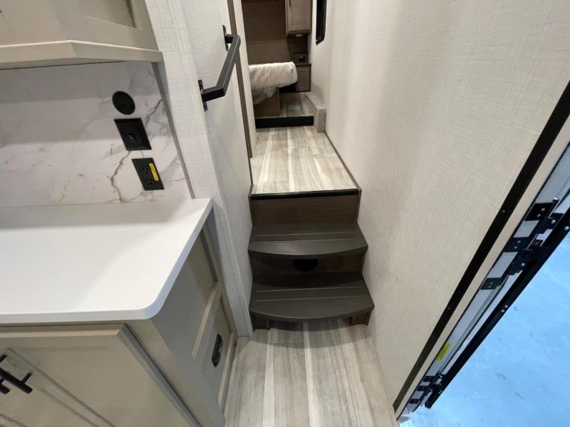 2026 Keystone Cougar Half-Ton (Fifth Wheel) 23MLE, $ 61,718