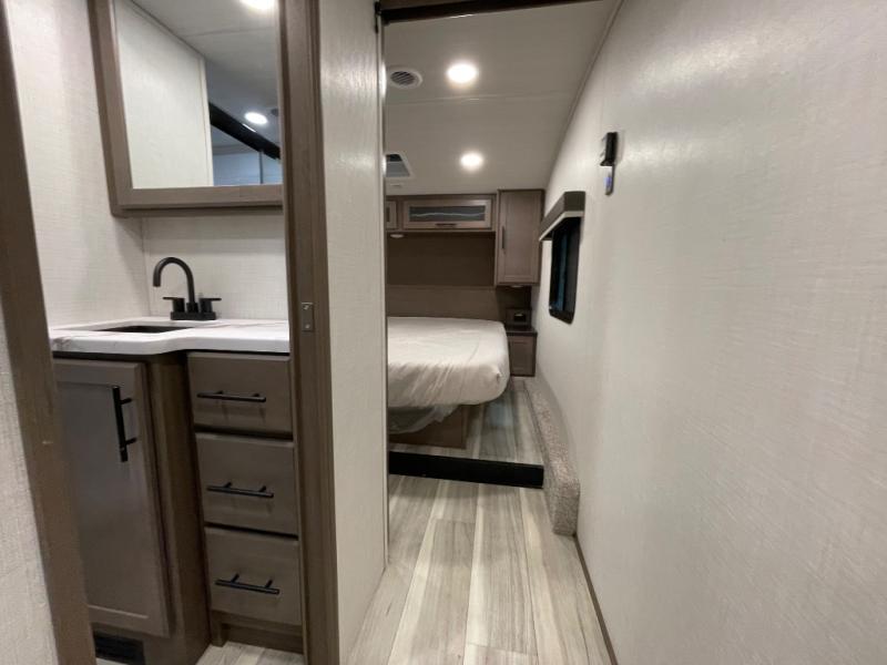 2026 Keystone Cougar Half-Ton (Fifth Wheel) 23MLE, $ 61,718