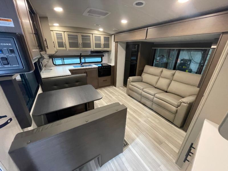 2026 Keystone Cougar Half-Ton (Travel Trailer) 25M, $ 55,202