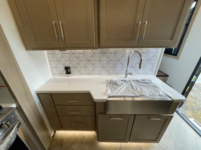 2026 Keystone Raptor 441HB, $ 189,173