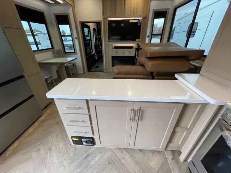 2026 Keystone Raptor 441HB, $ 189,173