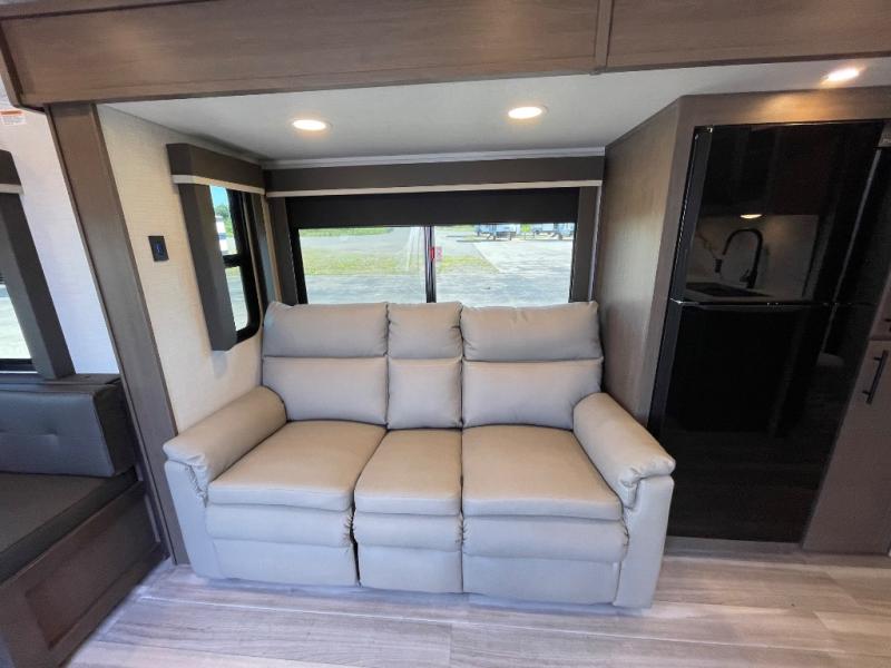 2026 Keystone Cougar Half-Ton (Travel Trailer) 25R, $ 55,352