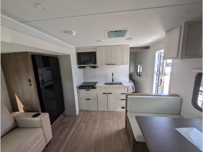 2027 Winnebago Access 25BH, $ 39,998