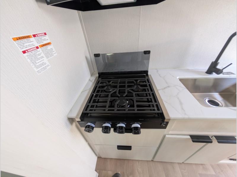 2027 Winnebago Access 25BH, $ 39,998