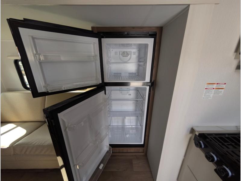 2027 Winnebago Access 25BH, $ 39,998