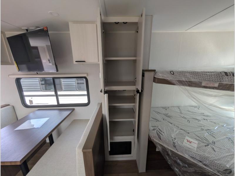 2027 Winnebago Access 25BH, $ 39,998
