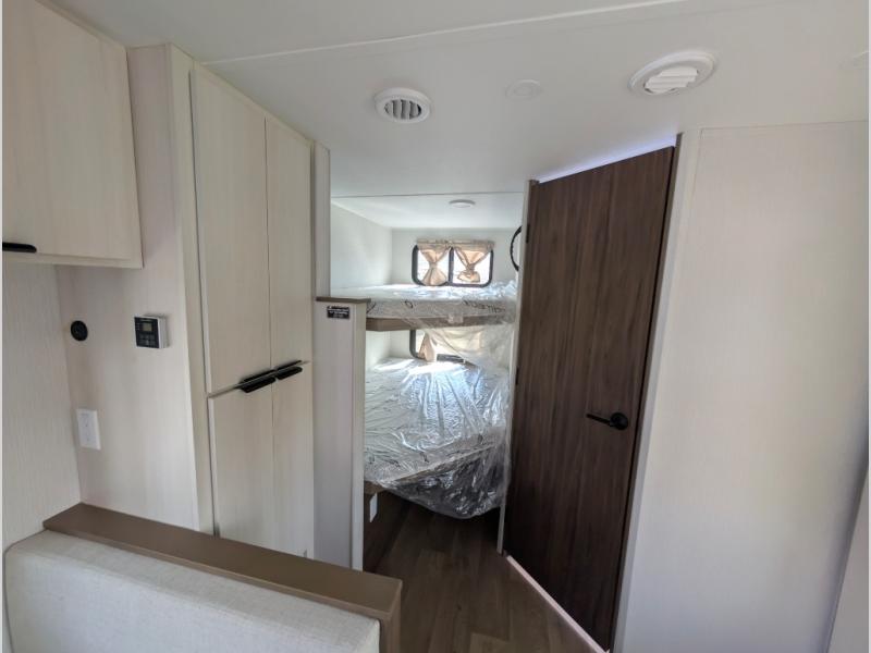 2027 Winnebago Access 25BH, $ 39,998