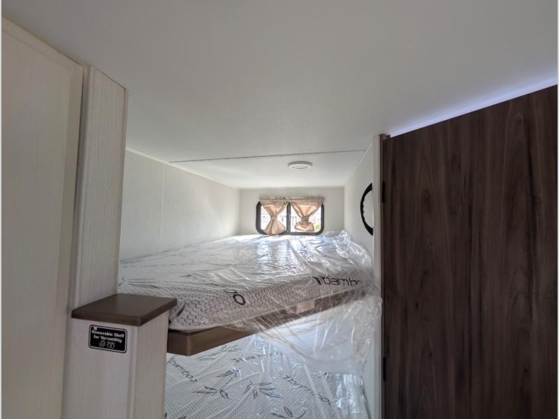 2027 Winnebago Access 25BH, $ 39,998