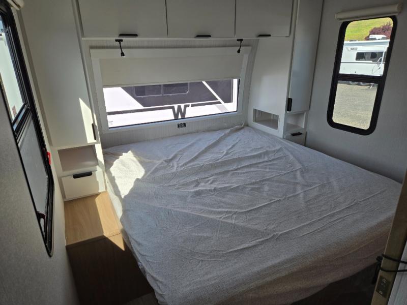 2026 Winnebago Thrive 28BHS, $ 46,998
