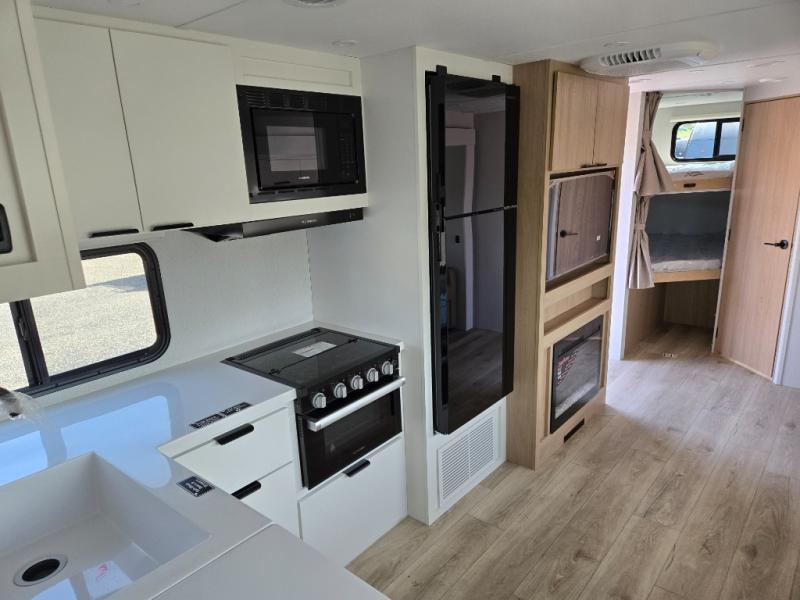 2026 Winnebago Thrive 28BHS, $ 46,998