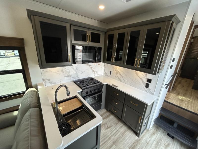2027 Keystone Montana High Country 391TB, $ 109,995