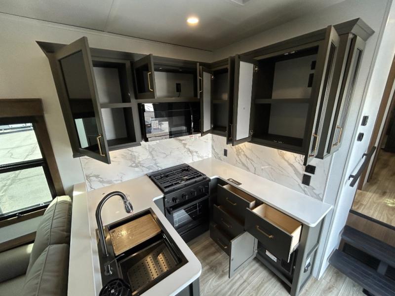 2027 Keystone Montana High Country 391TB, $ 109,995