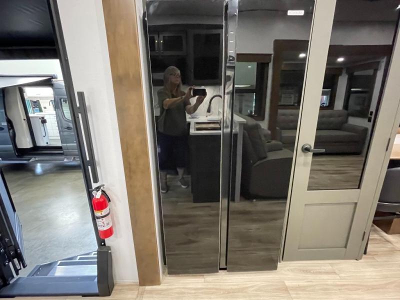 2027 Keystone Montana High Country 391TB, $ 119,990