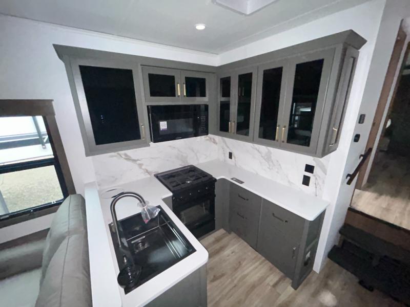 2027 Keystone Montana High Country 391TB, $ 119,990