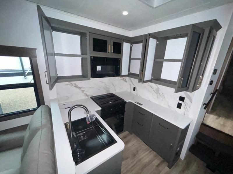 2027 Keystone Montana High Country 391TB, $ 119,990