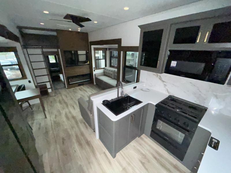 2027 Keystone Montana High Country 391TB, $ 119,990