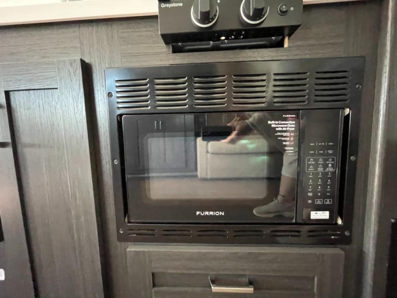 2027 Winnebago Sunflyer 28MB, $ 138,510