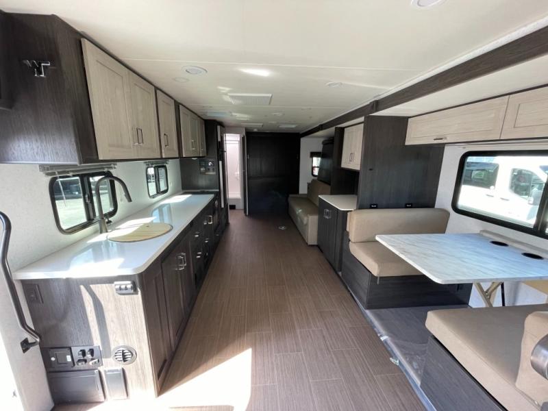 2027 Winnebago Sunflyer 28MB, $ 138,510