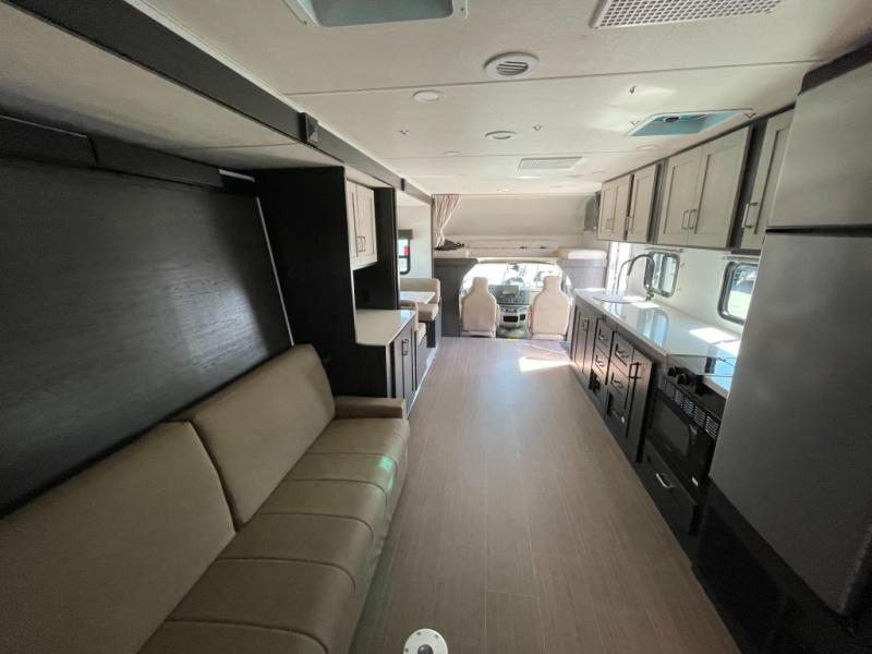 2027 Winnebago Sunflyer 28MB, $ 138,510