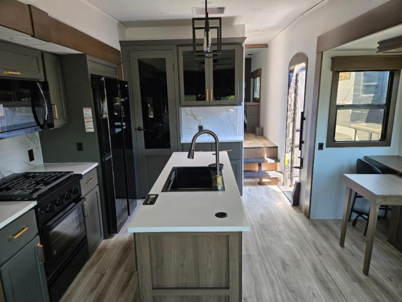 2026 Keystone Montana High Country 290RL, $ 89,990