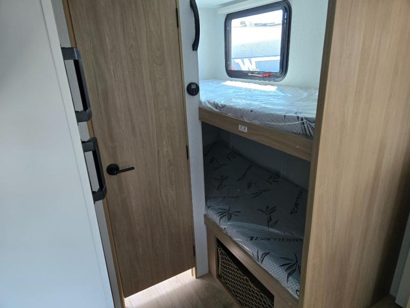 2026 Winnebago Micro Minnie 2200FBH, $ 33,998