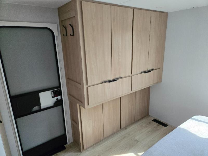 2026 Winnebago Thrive™ 26FKD, $ 47,998